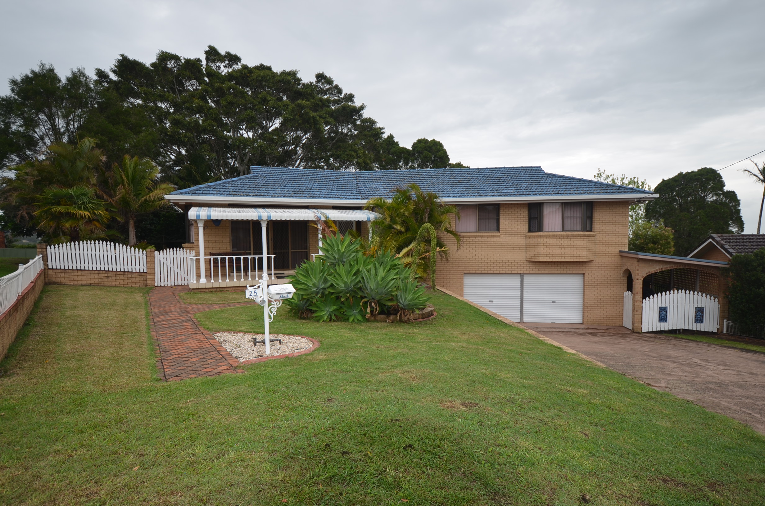 25 ANDREWS CRESCENT, GOONELLABAH, 2480