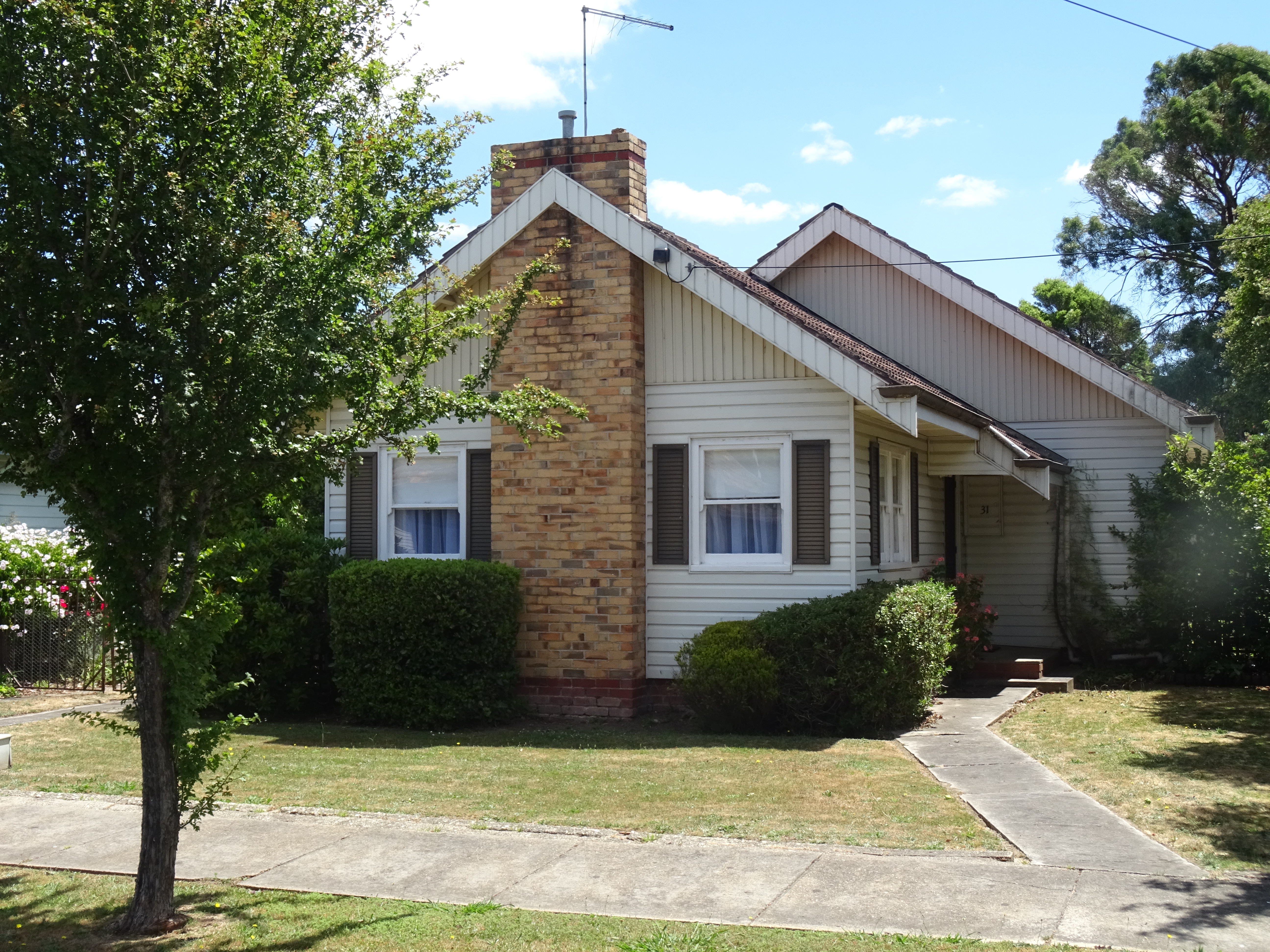 31 ESSEX STREET, WENDOUREE, 3355