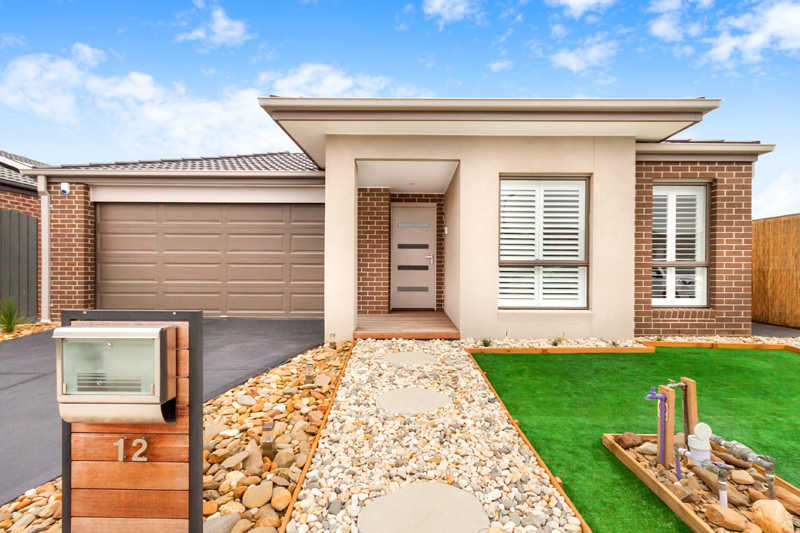 12 ELMTREE CRESCENT, CLYDE NORTH, 3978