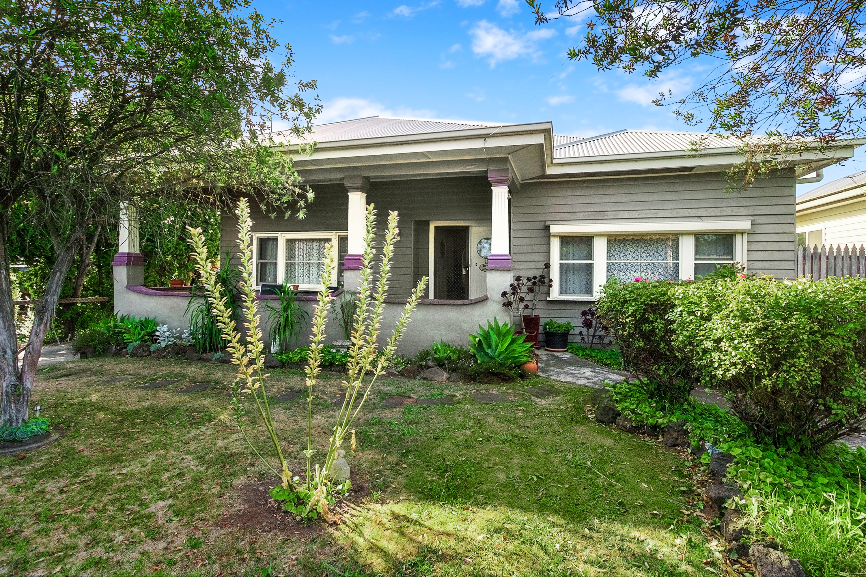 18 BULN BULN ROAD, DROUIN, 3818