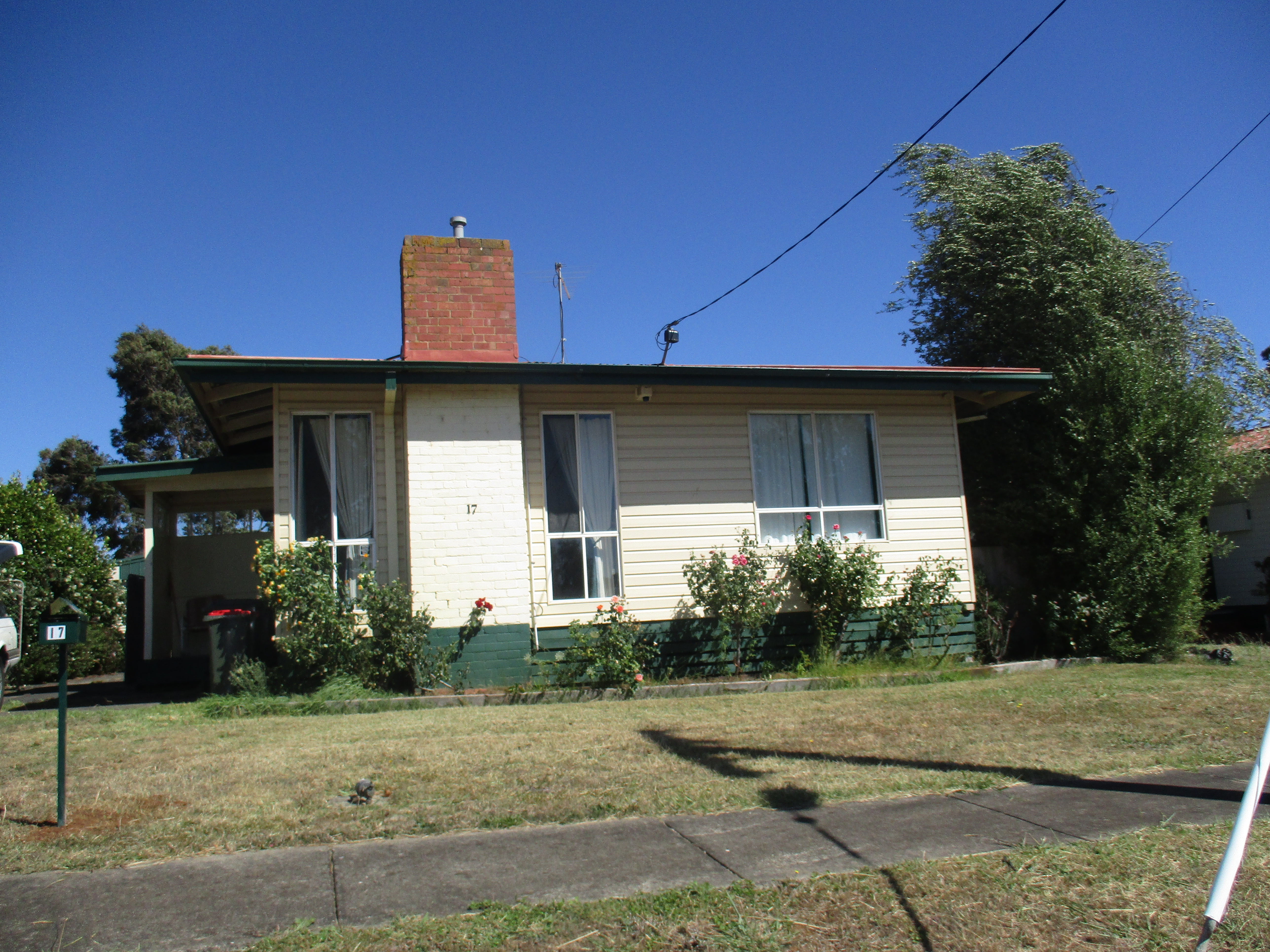 17  MCKINDLAY STREET, DROUIN, 3818
