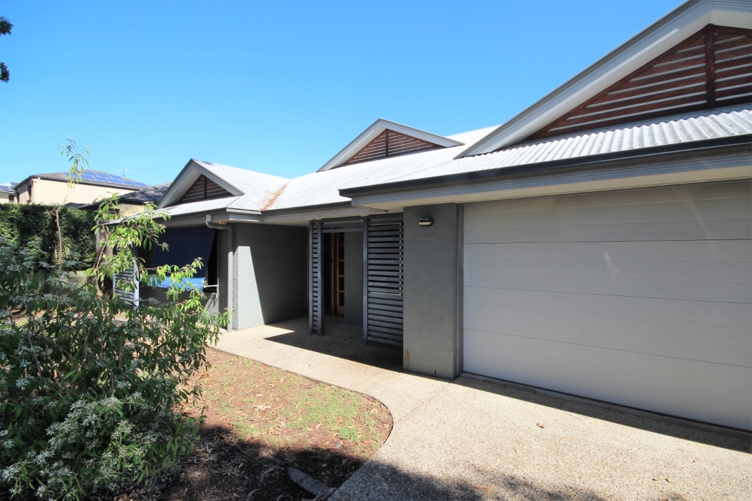 33 CASCADE DRIVE, FOREST LAKE, 4078