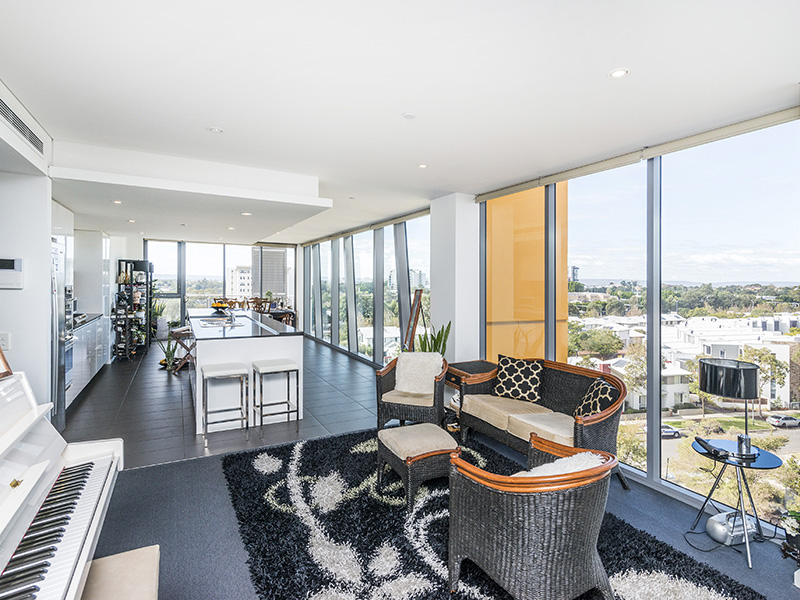 708/96 BOW RIVER CRESCENT, BURSWOOD, 6100