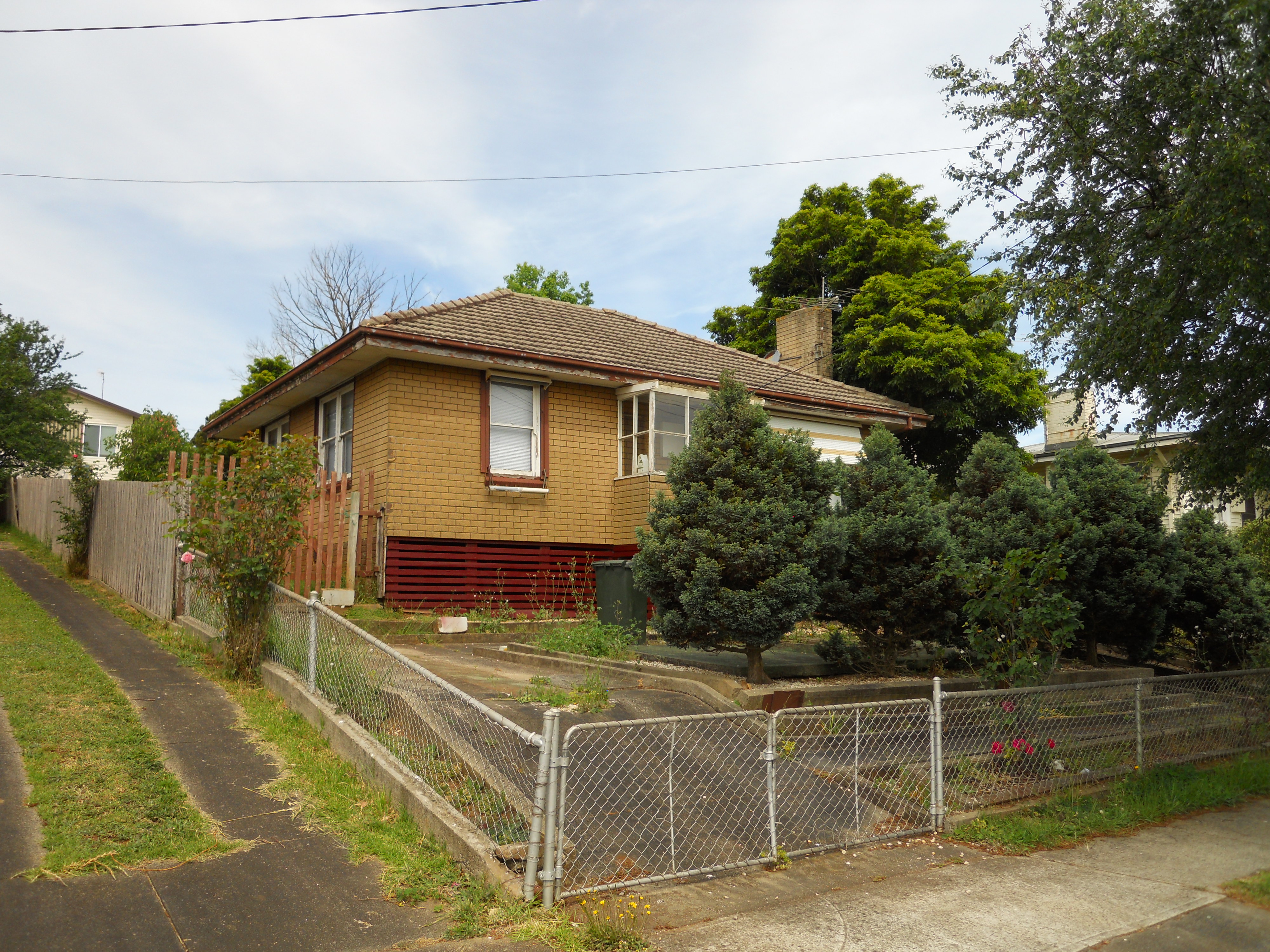 4 DUNN STREET, WARRAGUL, 3820