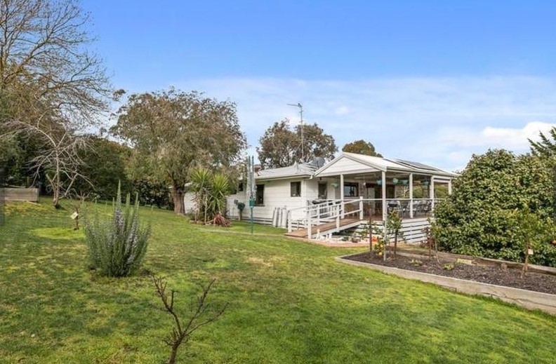 3 EDWARDS STREET,  MEENIYAN VIA. , LEONGATHA, 3953