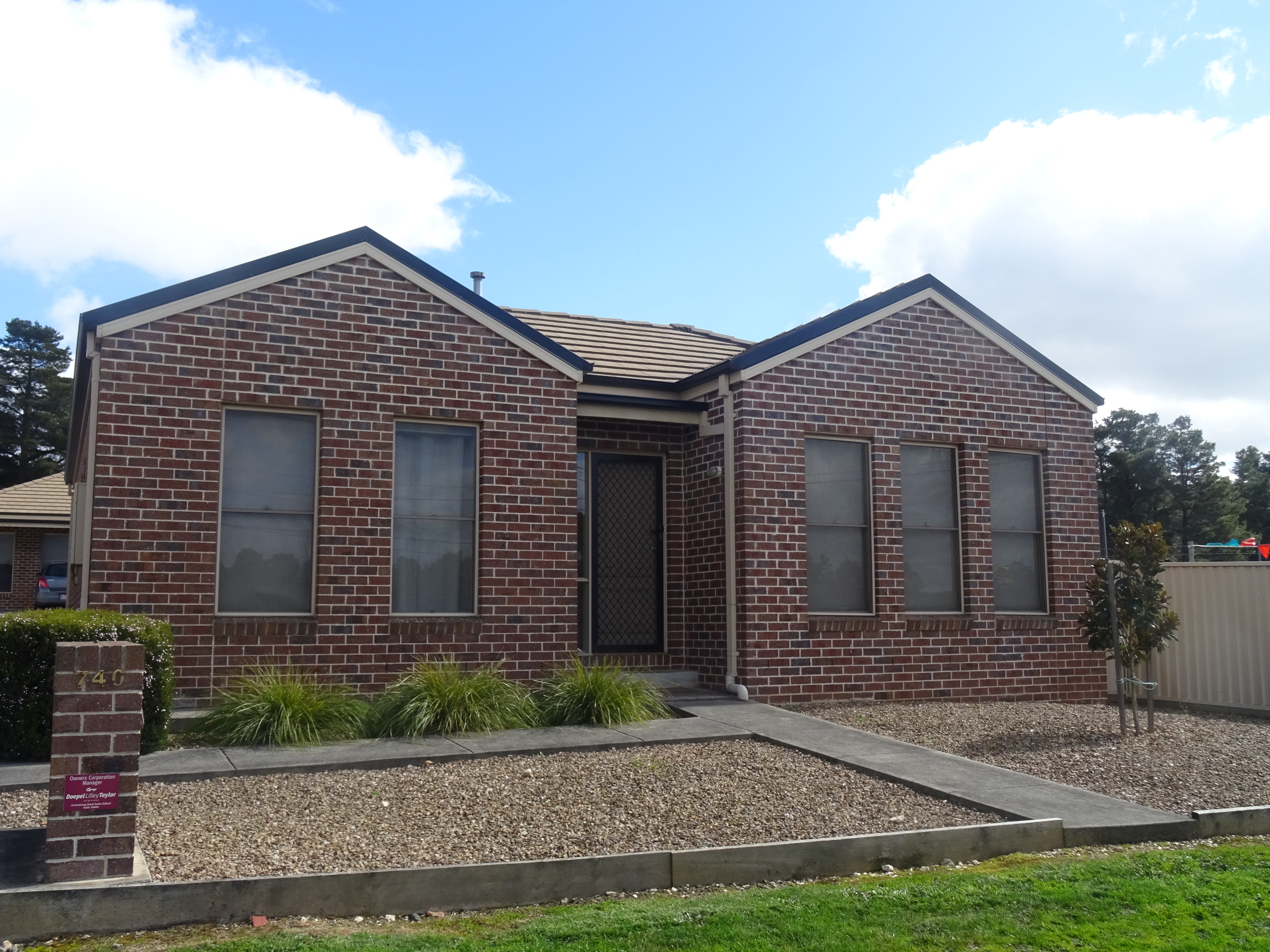 2/740 GEELONG ROAD, CANADIAN, 3350
