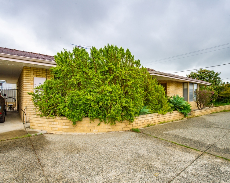 220B CARRINGTON STREET, HILTON, 6163