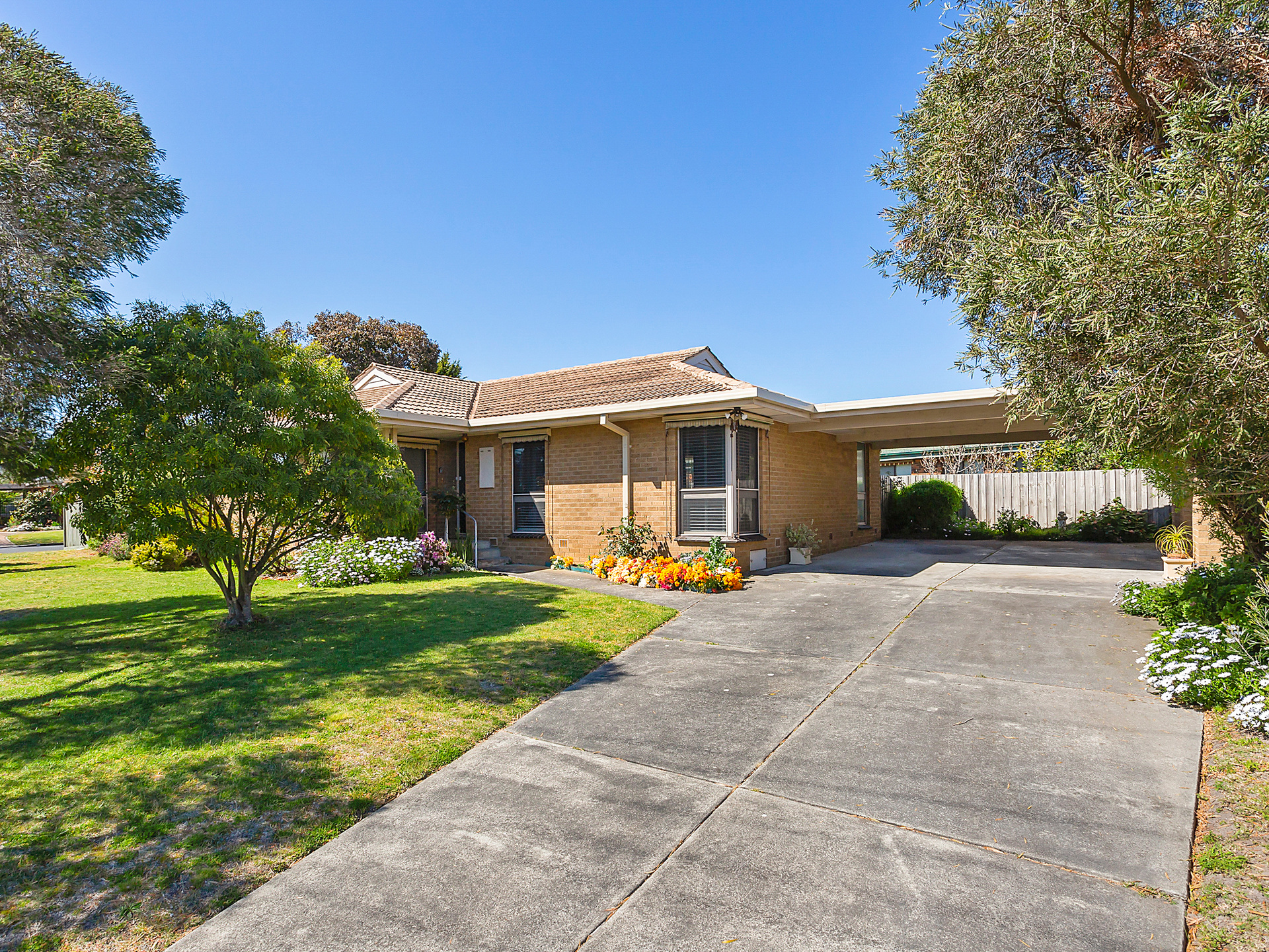 4 DEIGHTON DRIVE, ROSEBUD, 3939