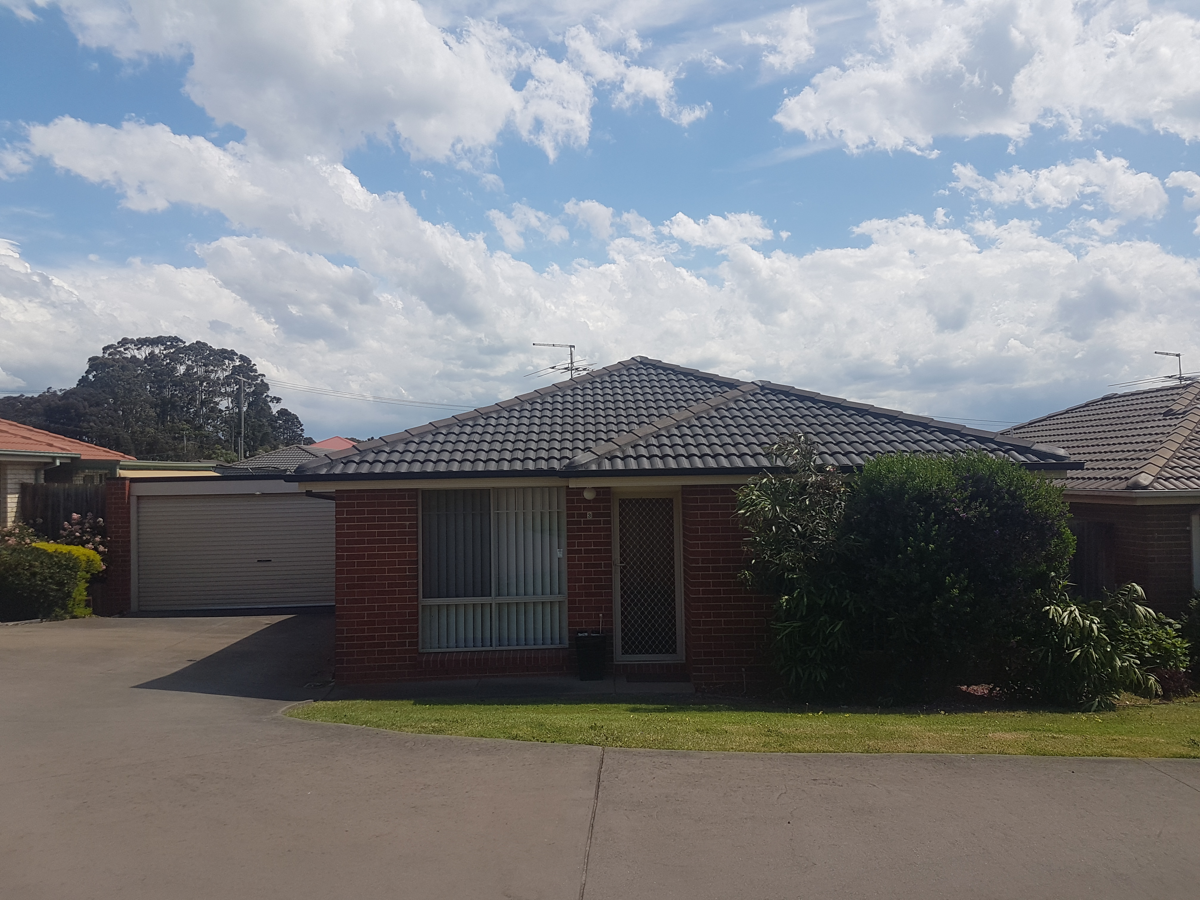 3/6B  HATFIELD DRIVE, DROUIN, 3818