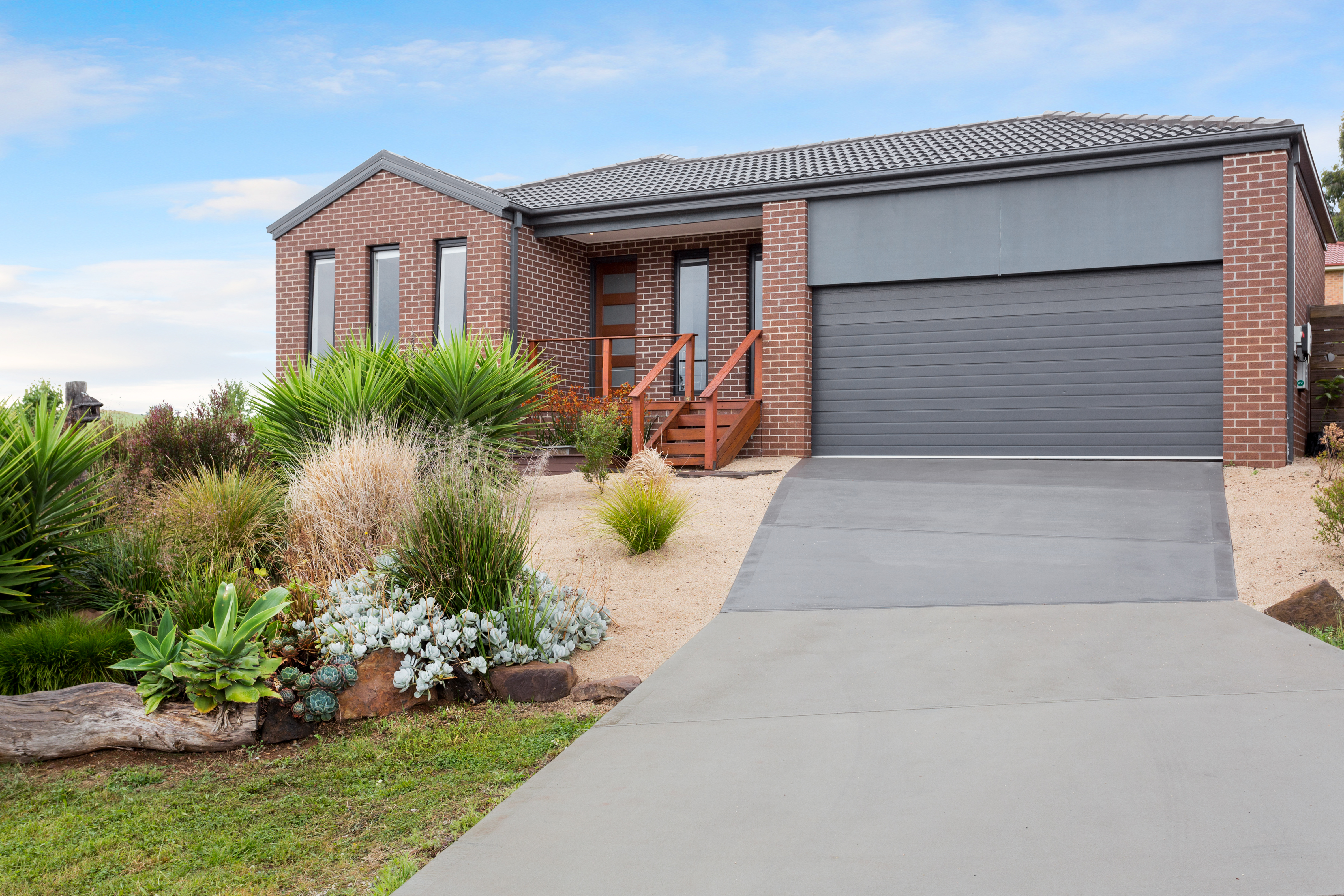 14 MATHEW COURT, DROUIN, 3818