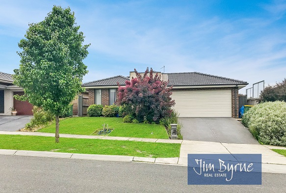 4 MAJESTIC DRIVE, OFFICER, 3809