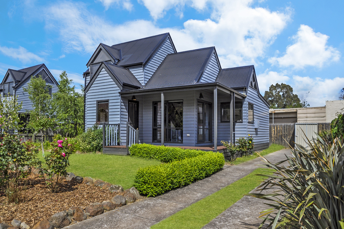 29 STERLING STREET, DUNKELD, 3294