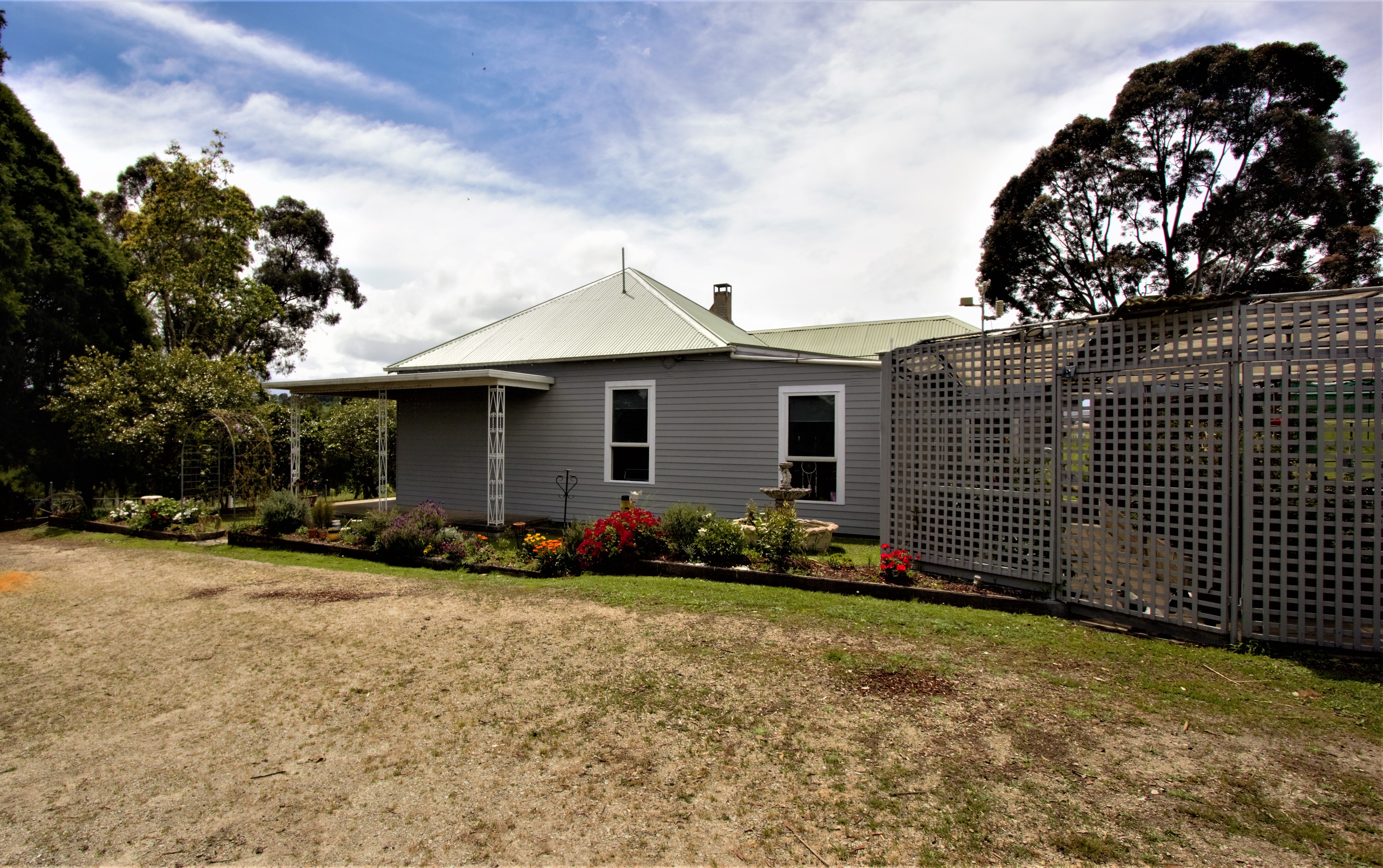 9000 SOUTH GIPPSLAND HIGHWAY,  KARDELLA SOUTH VIA, KORUMBURRA, 3950