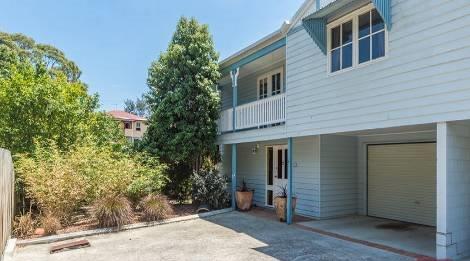 18 RAFF AVE, HOLLAND PARK, 4121