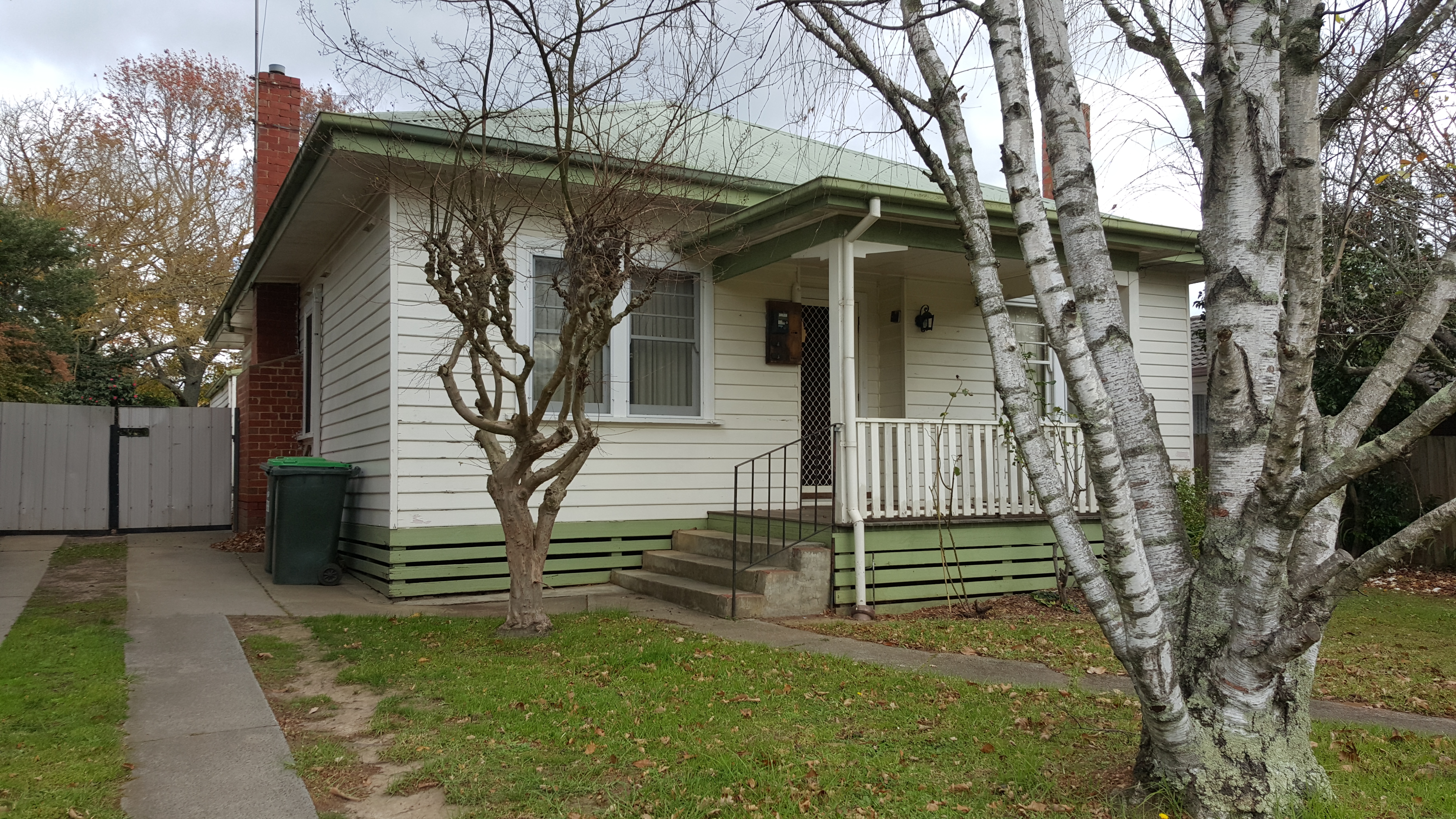 34 YOUNG STREET, DROUIN, 3818