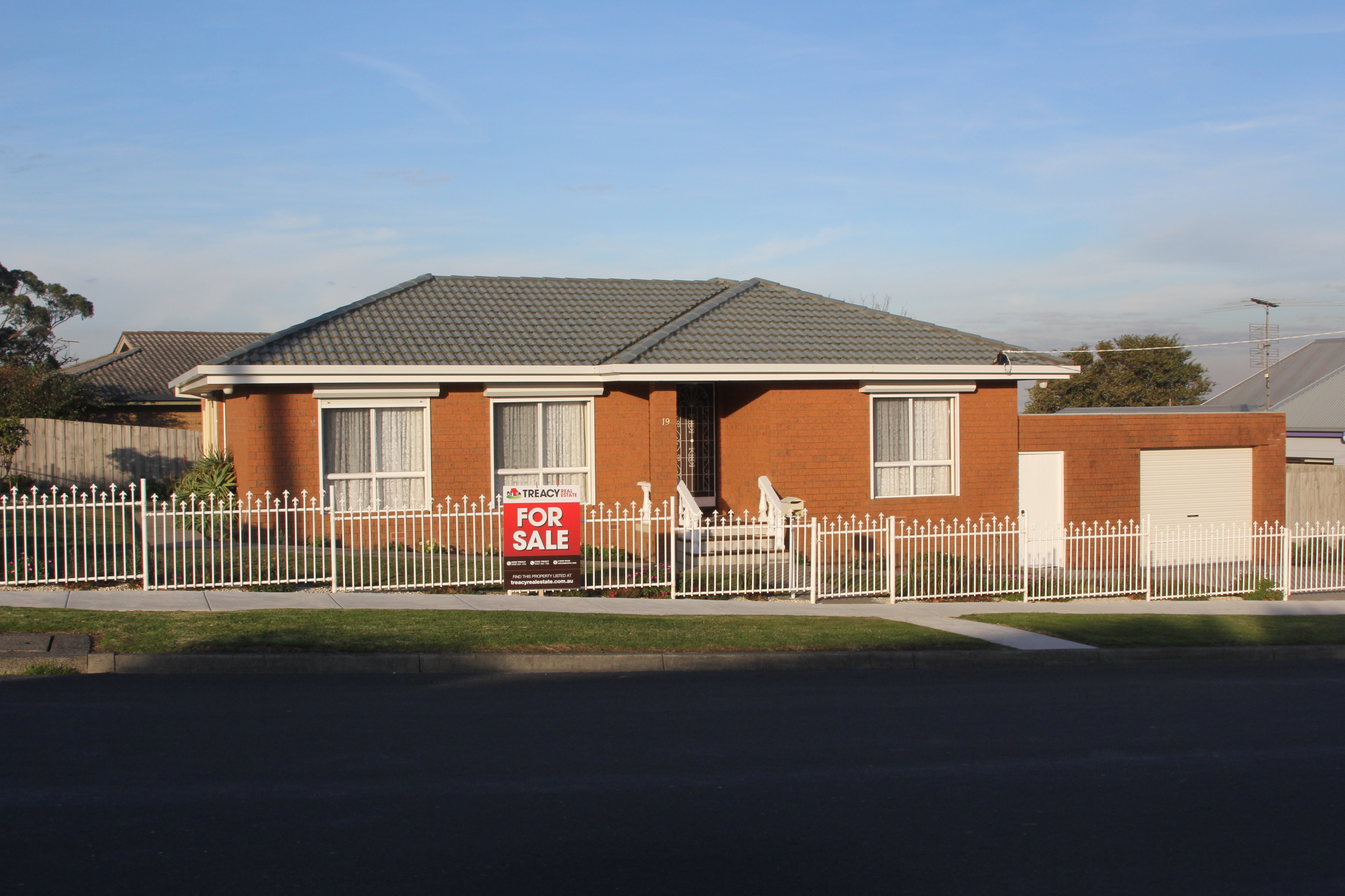 19 SHELLCOTTS ROAD, KORUMBURRA, 3950