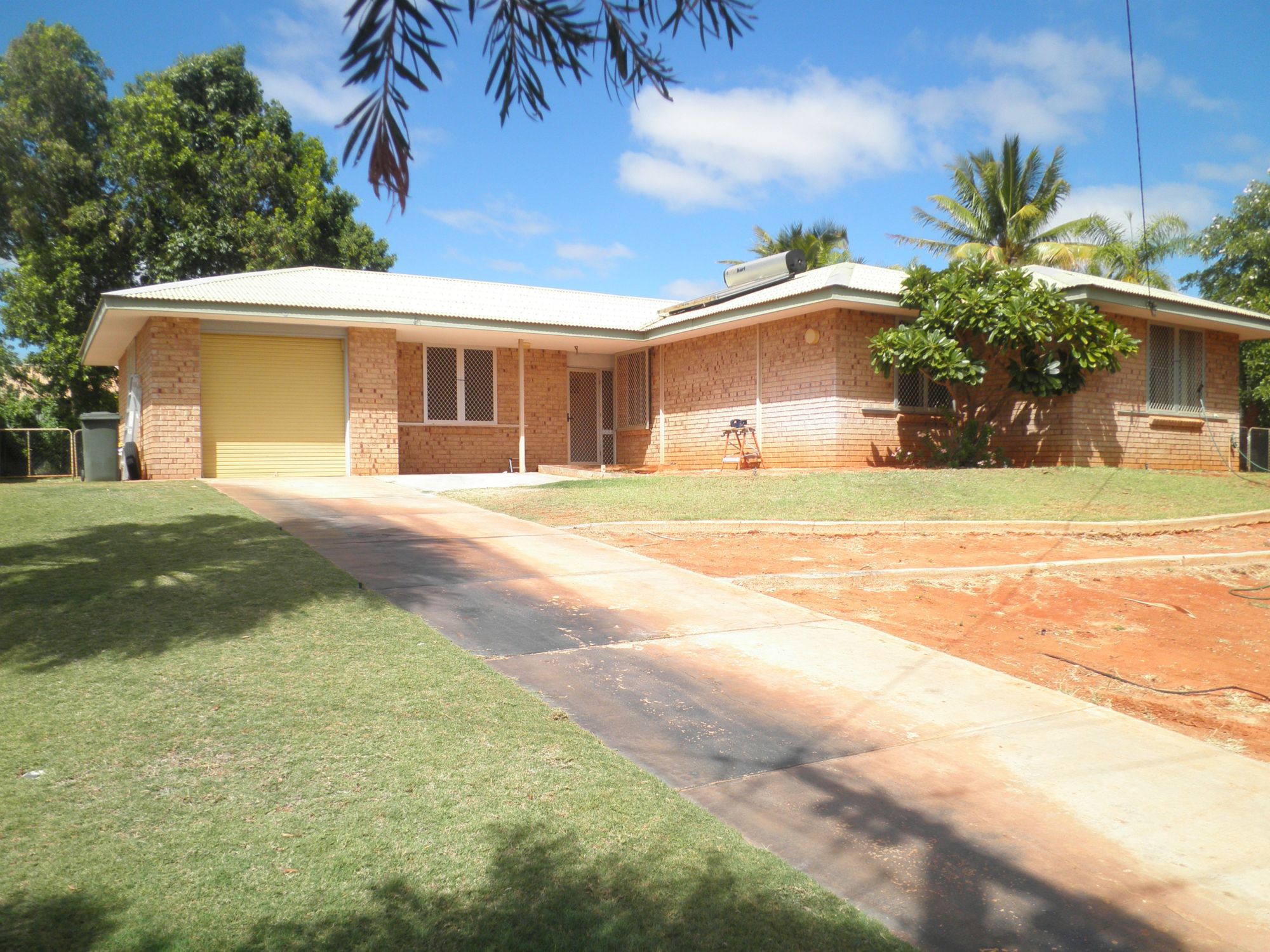 8 WARREN WAY, EXMOUTH, 6707