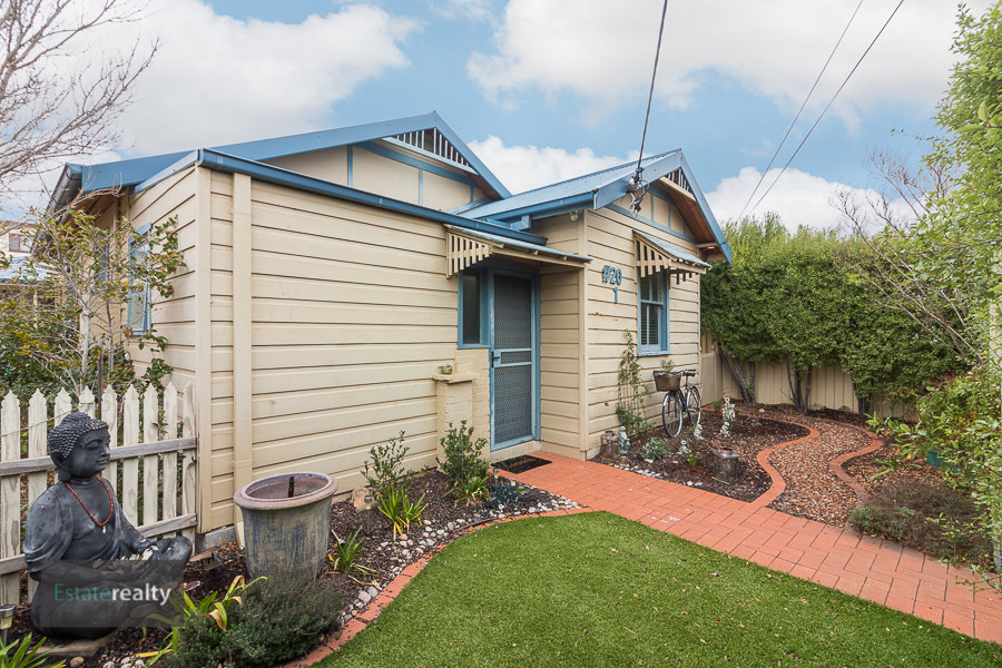 1/20 ERNEST STREET, CRESTWOOD, 2620