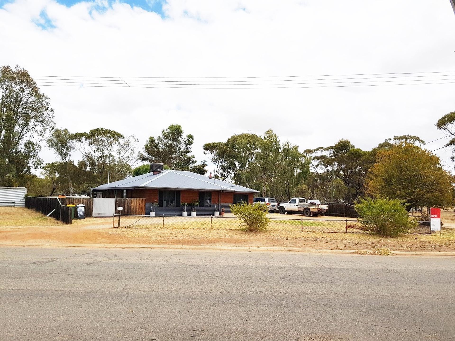 82 LONG STREET, MOORA, 6510