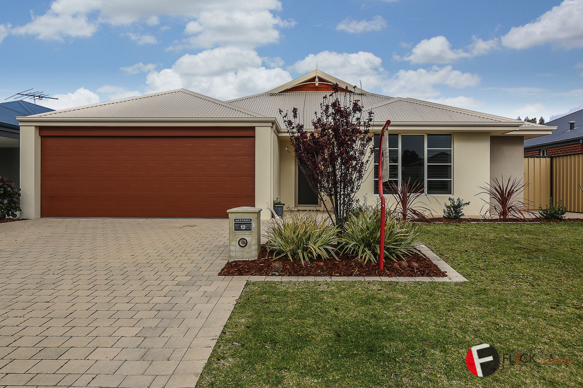12 STANBROKE TURN, CARRAMAR, 6031