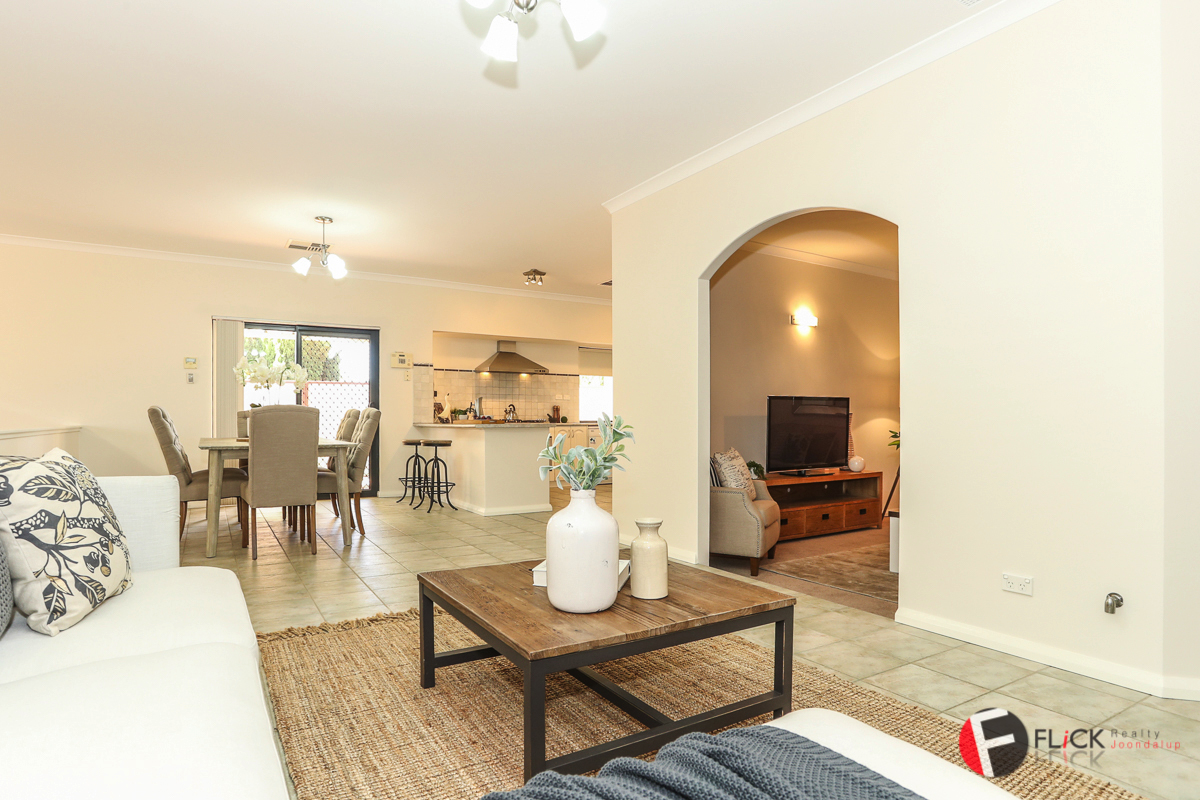 2 LUCCA ENT, PEARSALL, 6065