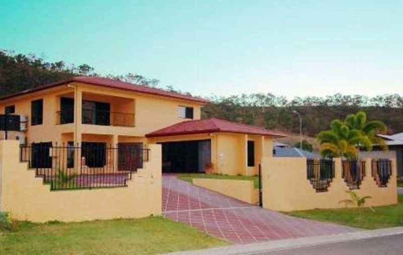 4 MONTE VISTO COURT, MOUNT LOUISA, 4814