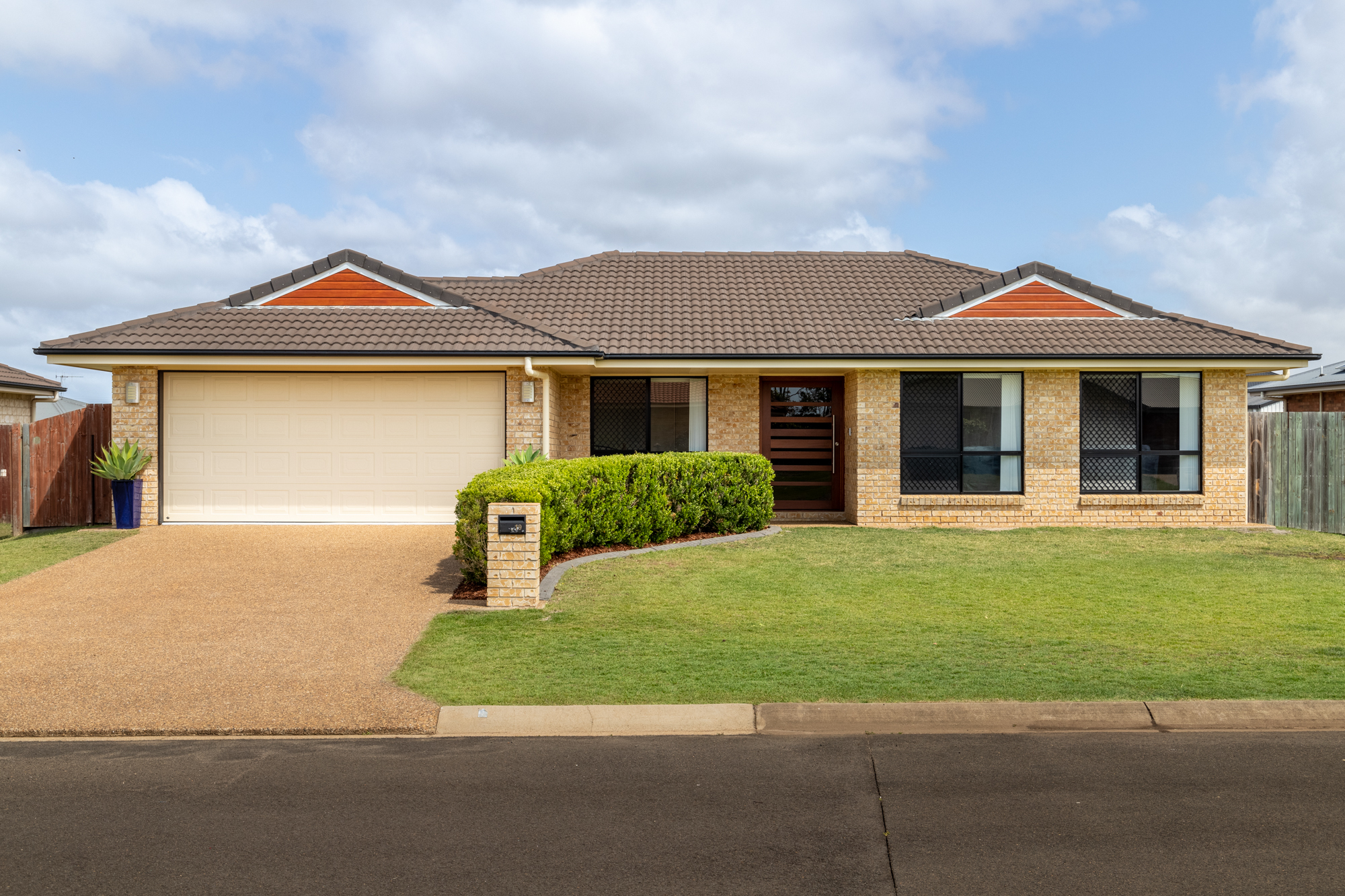 19 SANTINA DR, KALKIE, 4670