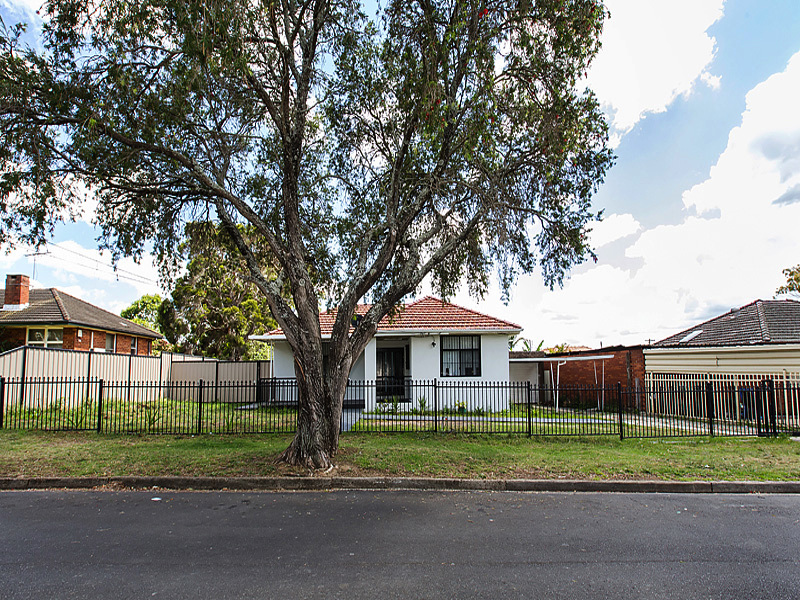 2 NURRAGI ST, VILLAWOOD, 2163
