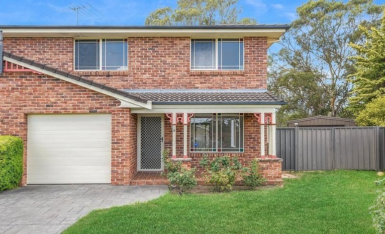 8 BERLIET PL, INGLEBURN, 2565