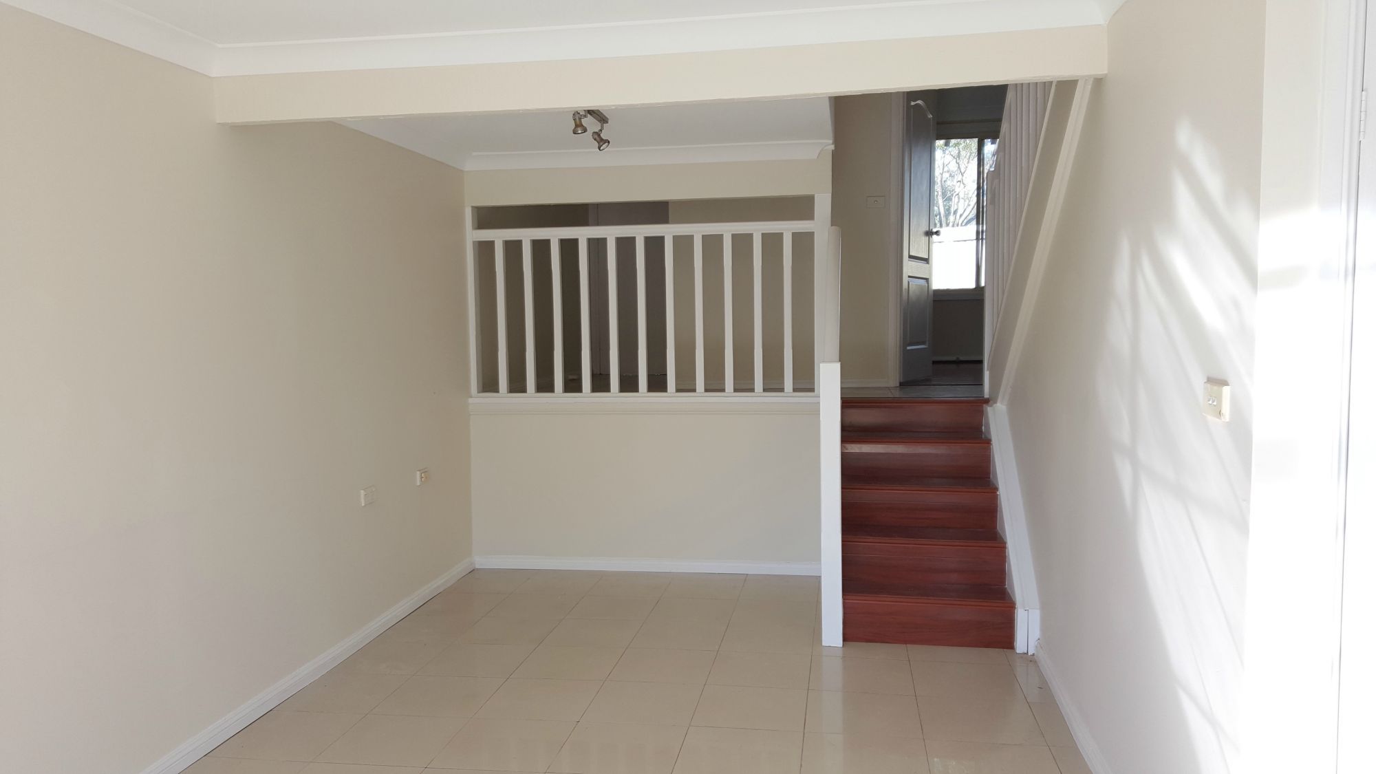 2/9 GAUSS PLACE, TREGEAR, 2770