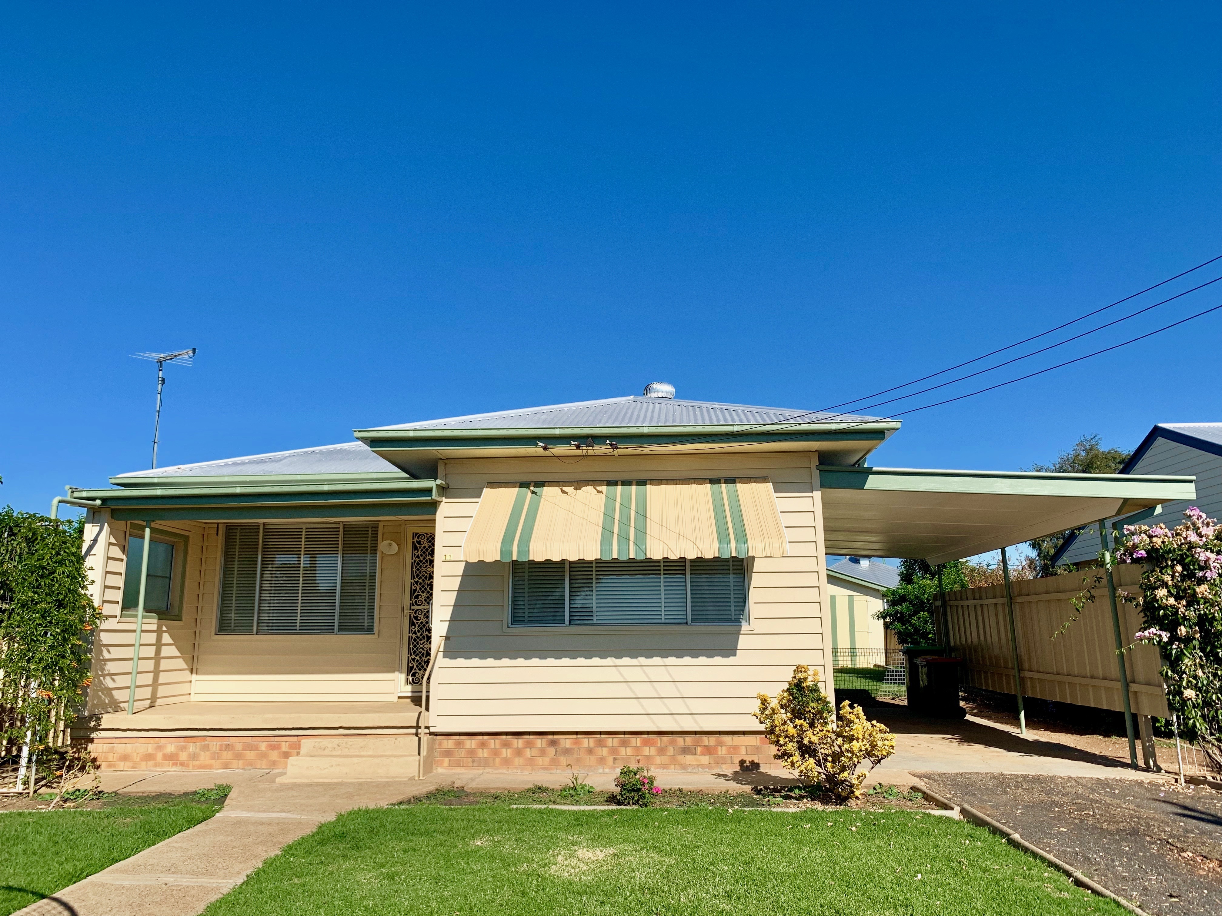 11 KAMILAROI RD, GUNNEDAH, 2380