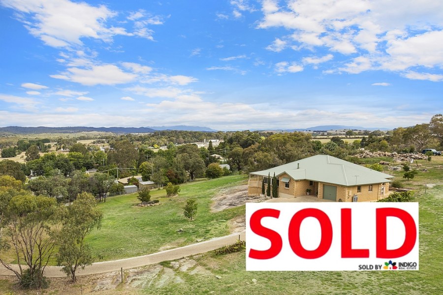 2 MULHOLLAND DRIVE, BEECHWORTH, 3747