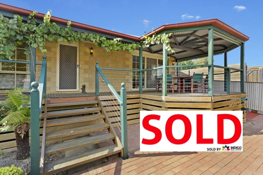 2/11 PRIORY LANE, BEECHWORTH, 3747