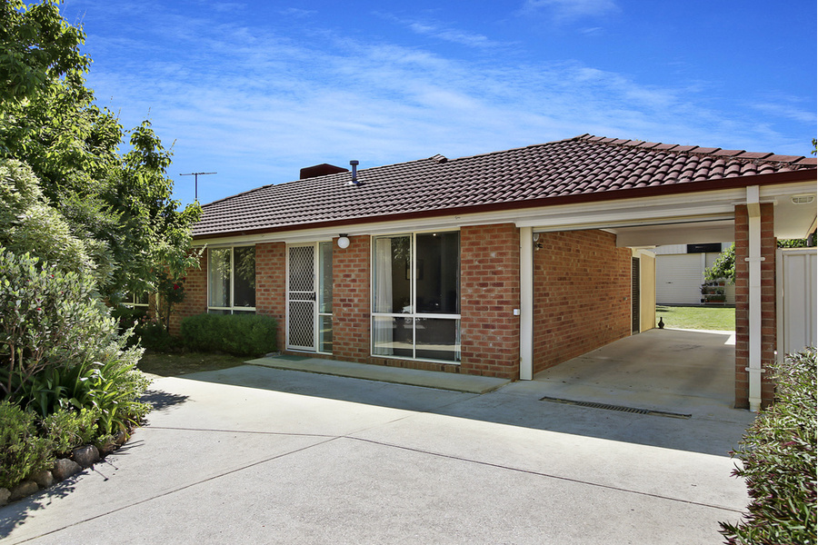 9 WELLS STREET, BEECHWORTH, 3747