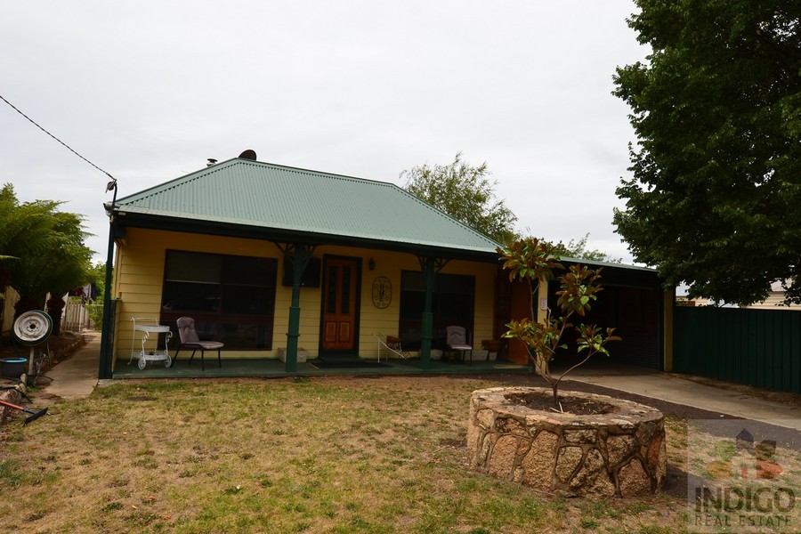 1 BILLSON STREET, BEECHWORTH, 3747