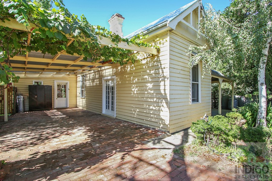 54 HIGH STREET, BEECHWORTH, 3747