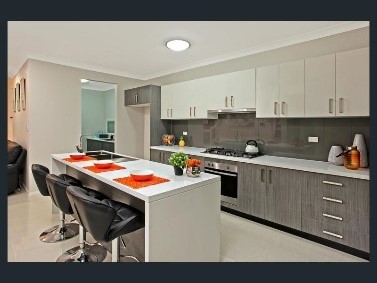 25 RAILWAY RD, QUAKERS HILL, 2763