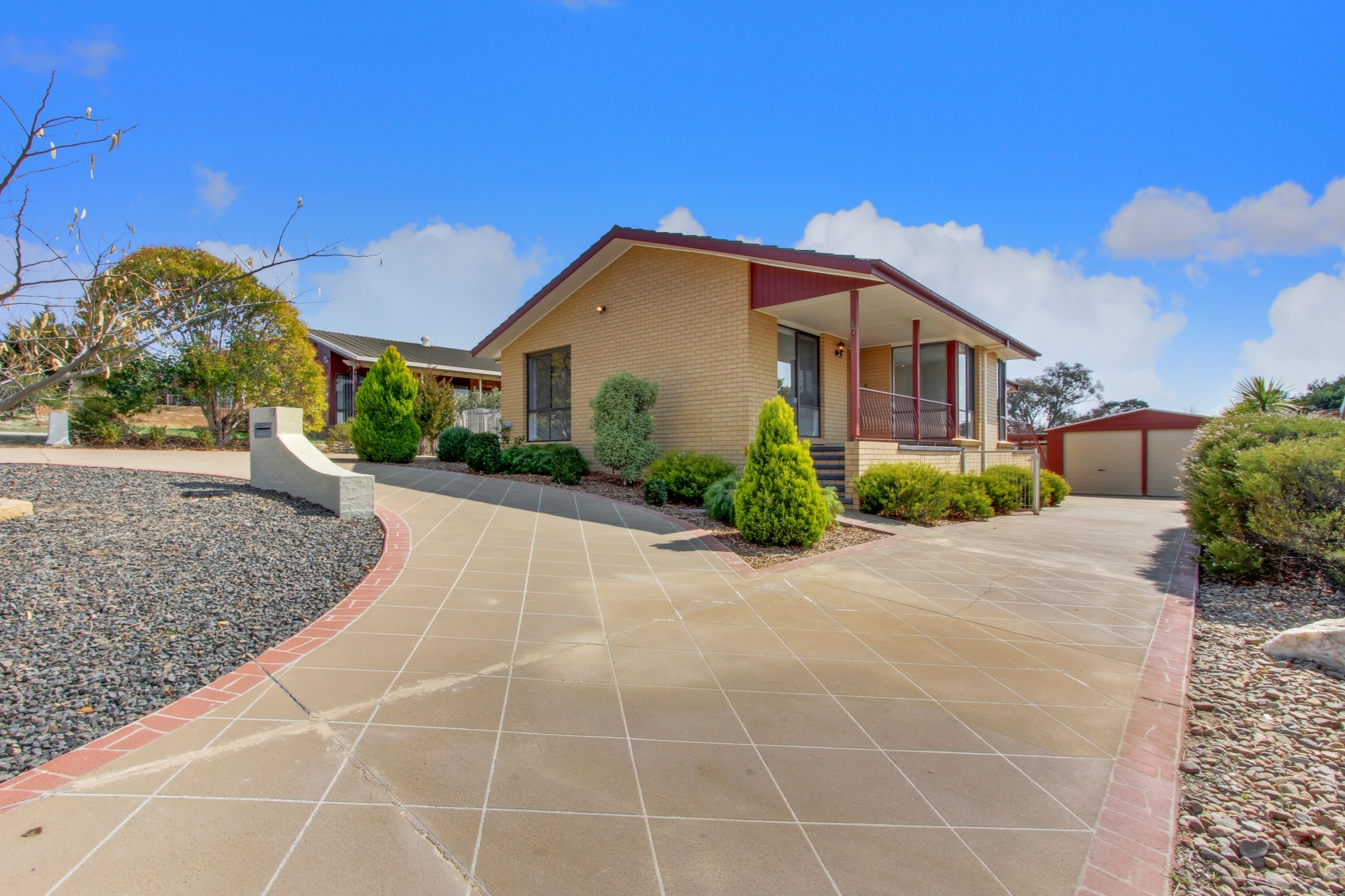 17 ELLIOTT ST, CRESTWOOD, 2620