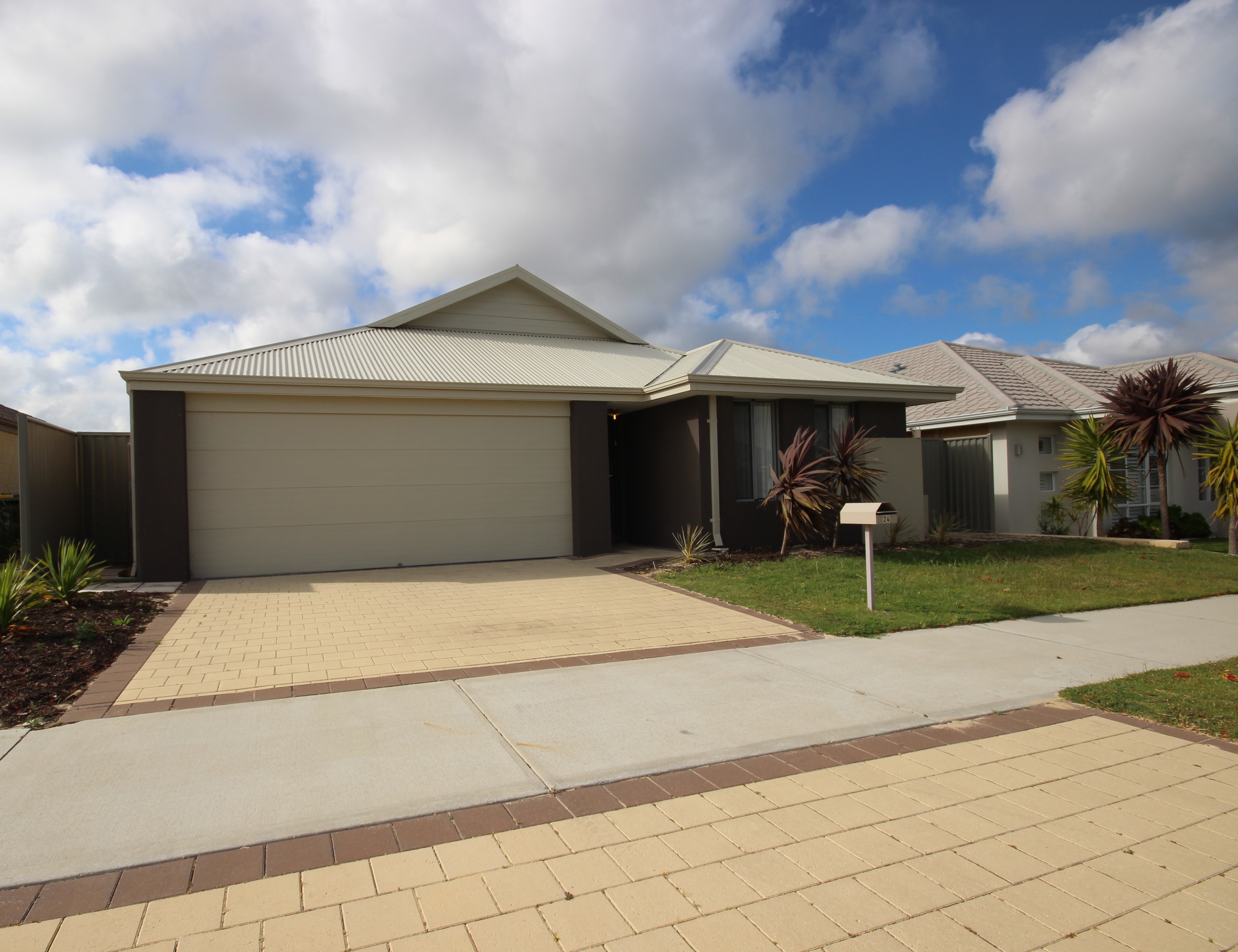 24 CARMINE STREET, EGLINTON, 6034