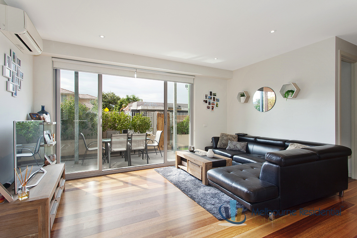 8/1 MACKIE RD, BENTLEIGH EAST, 3165