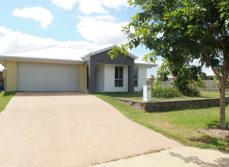 31 SANCTUM BOULEVARD, MOUNT LOW, 4818