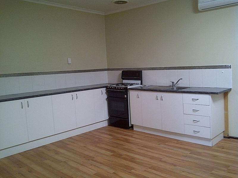 76A DOVETON AVENUE, EUMEMMERRING, 3177