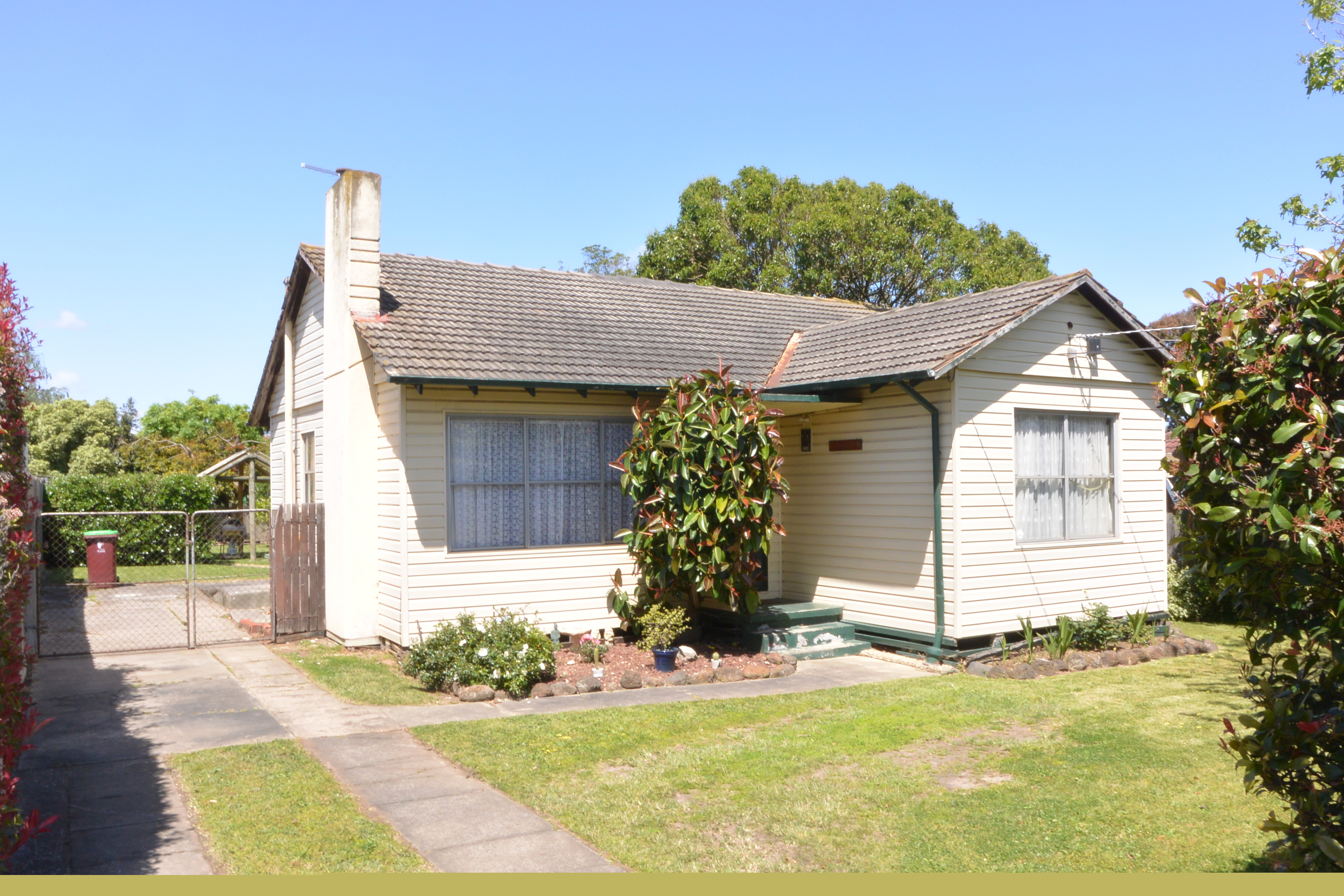 23 PHOTINIA STREET, DOVETON, 3177
