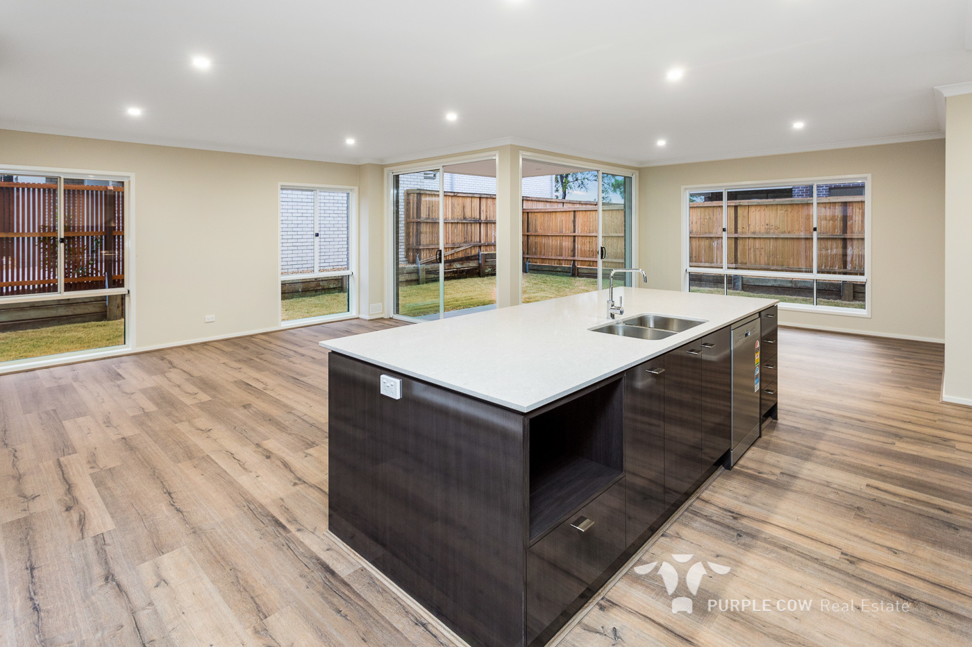 6 SKYLINE STREET, HEATHWOOD, 4110