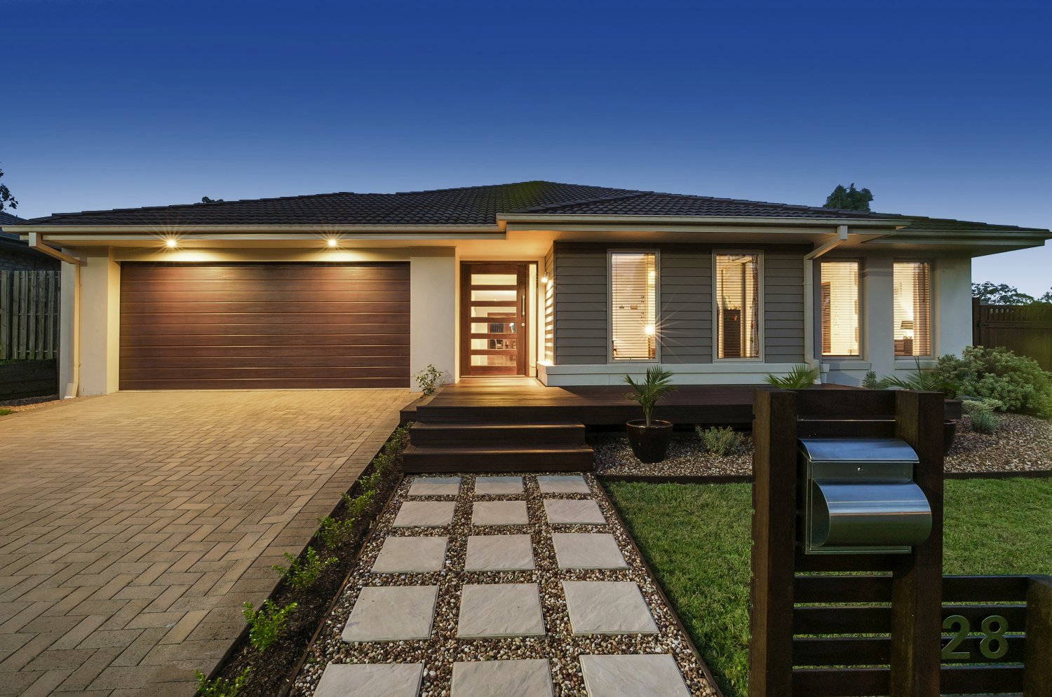 28 QUINN CL, AUGUSTINE HEIGHTS, 4300