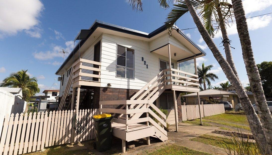 321 FARM STREET, NORMAN GARDENS, 4701