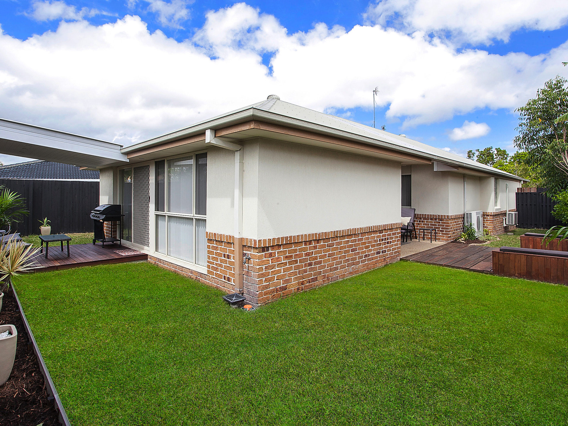 10 GARDENDALE CRES, BURLEIGH WATERS, 4220