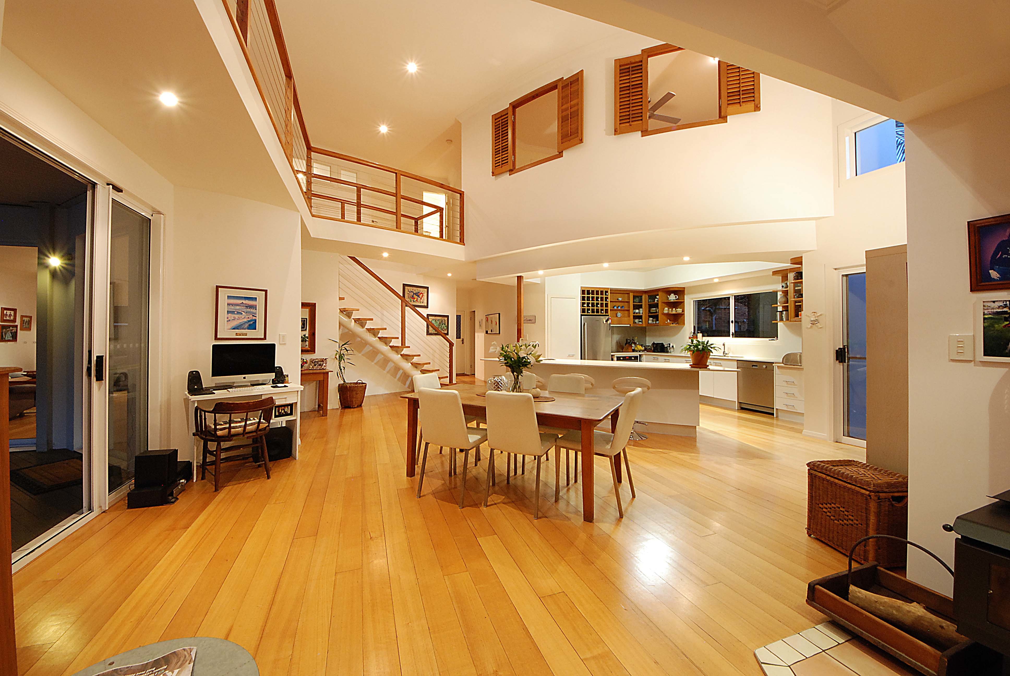 12 MESSINES CRESCENT, MIAMI, 4220