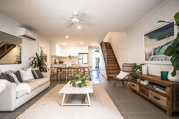 90 FLORABELLA DR, ROBINA, 4226