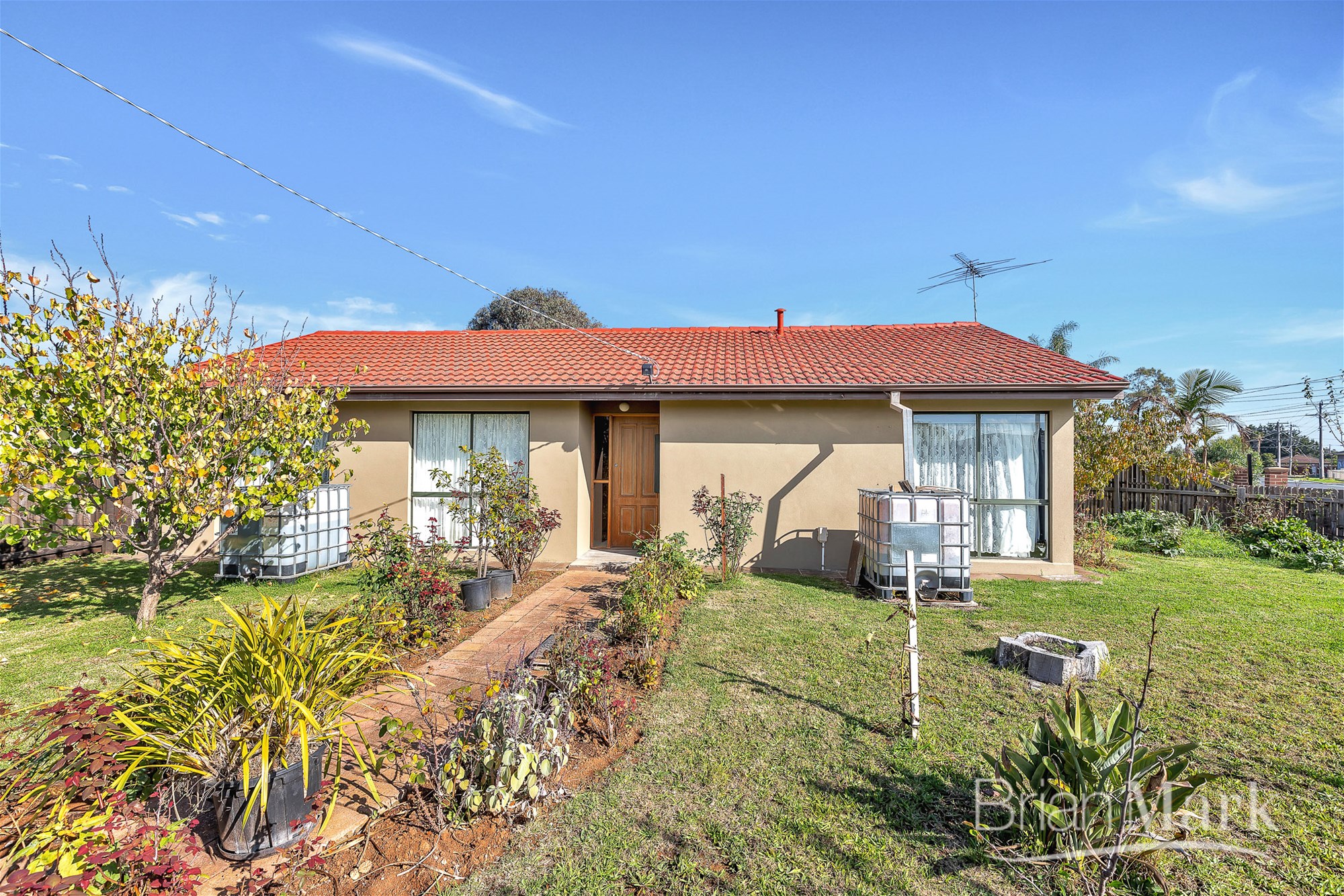 39 PARRAKEET ROAD, WERRIBEE, 3030